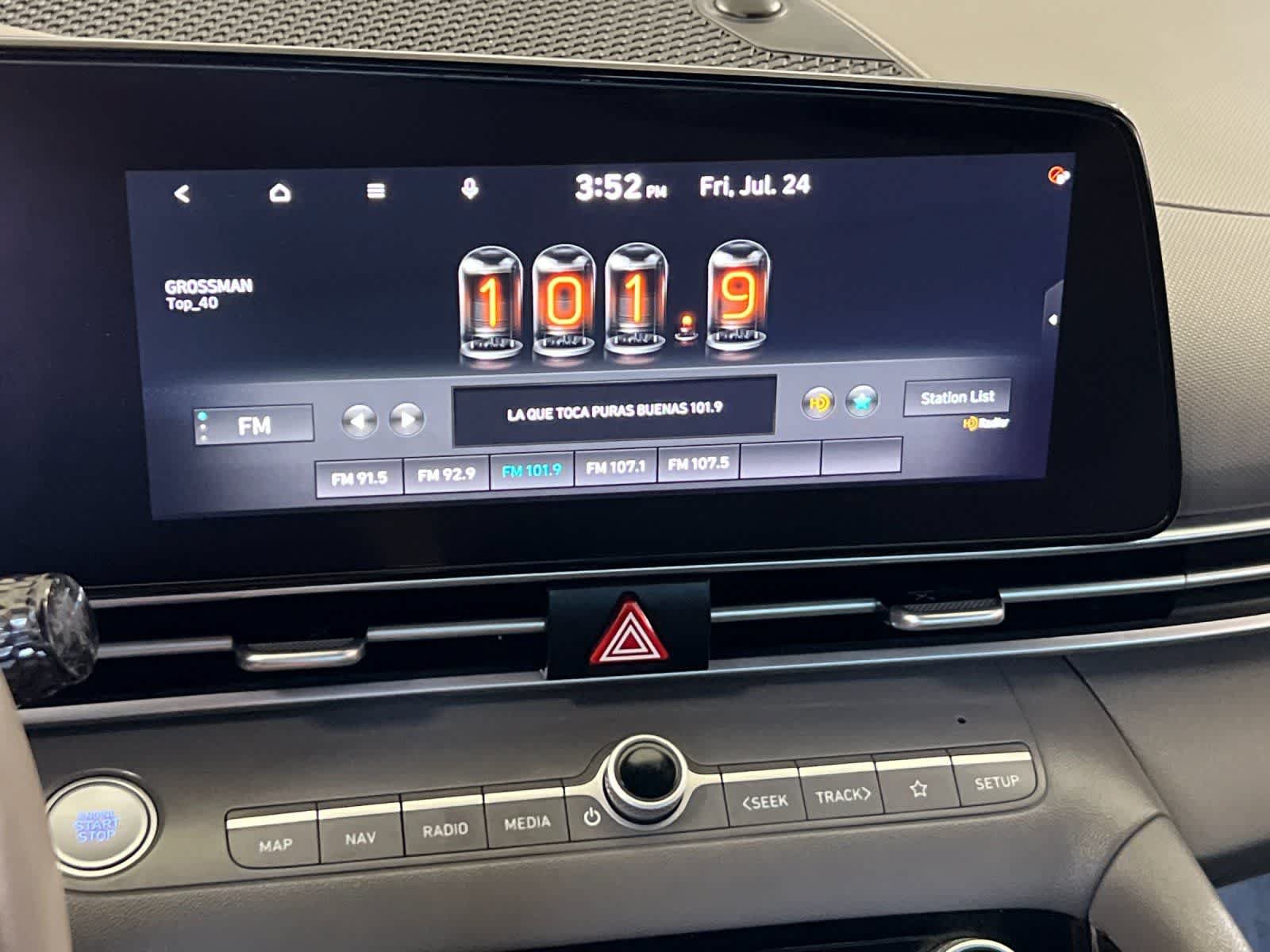 Used 2023 Hyundai Elantra SEL w/ Convenience Package FWD image 18