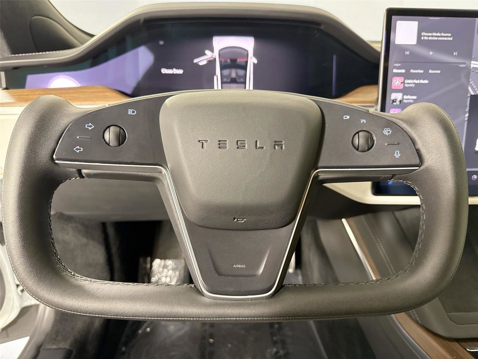 Used 2022 Tesla Model S image 15