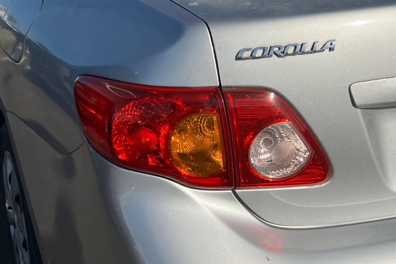 Used 2010 Toyota Corolla LE FWD image 20