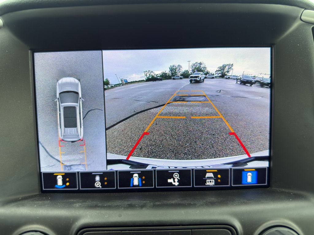 Used 2023 GMC Terrain AT4 w/ Tech Package AWD/4WD image 27