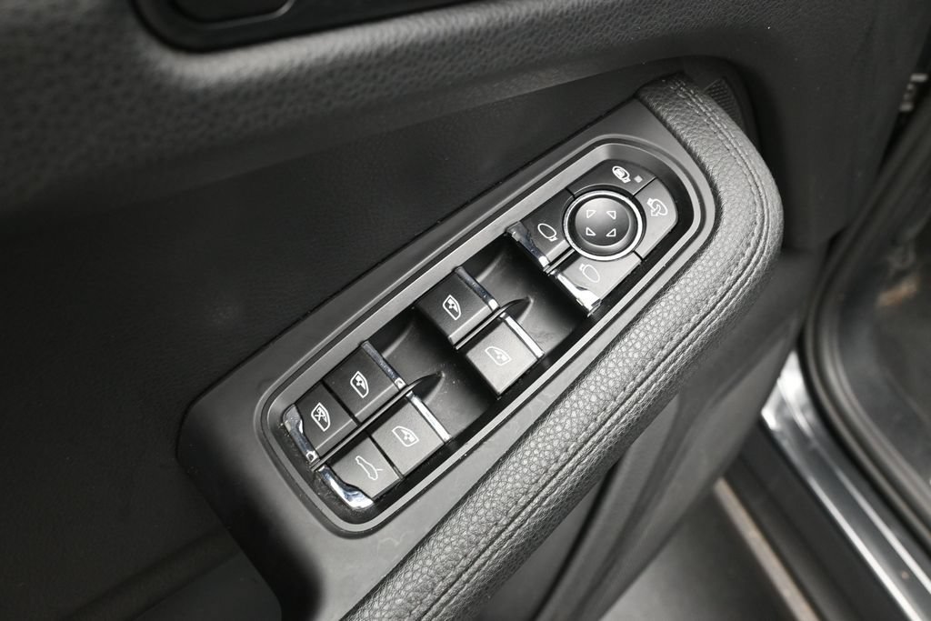 Certified 2021 Porsche Macan S AWD/4WD image 9