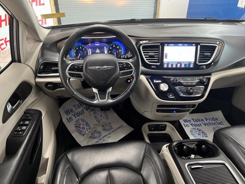 Used 2019 Chrysler Pacifica Touring-L Plus FWD image 33