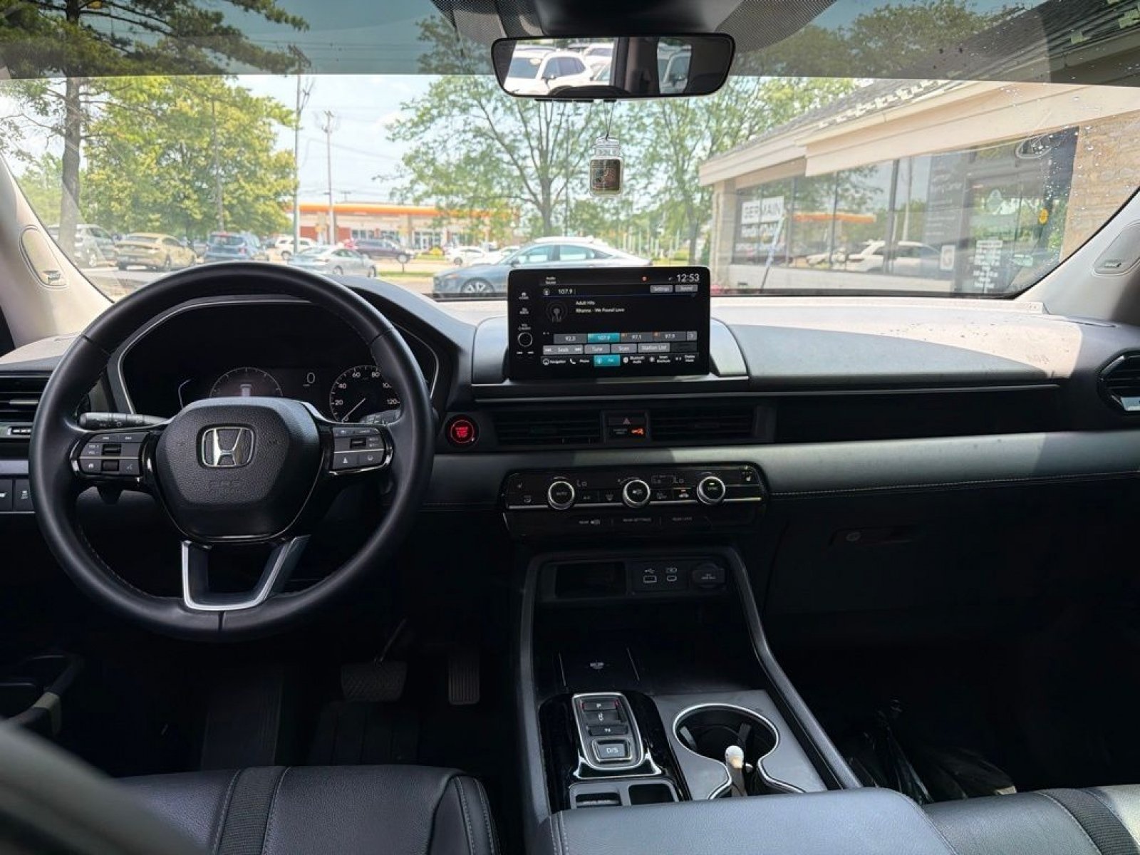 Used 2024 Honda Pilot Touring image 18