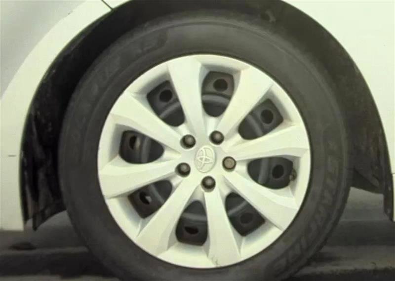 Used 2021 Toyota Corolla LE FWD image 3