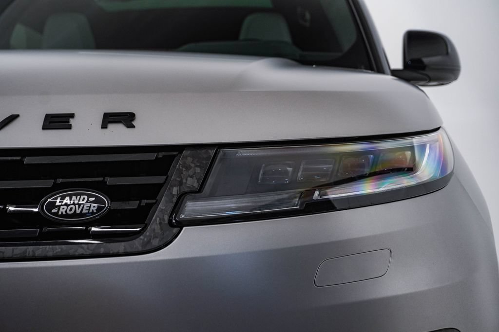 Used 2026 Land Rover Range Rover Sport SV AWD/4WD image 7