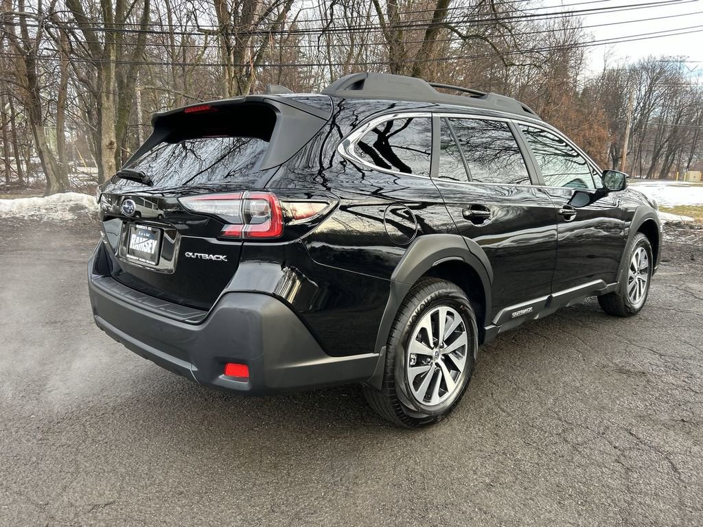 Certified 2025 Subaru Outback Premium image 8