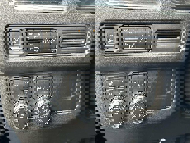 Used 2022 GMC Yukon SLT w/ SLT Luxury Package image 21