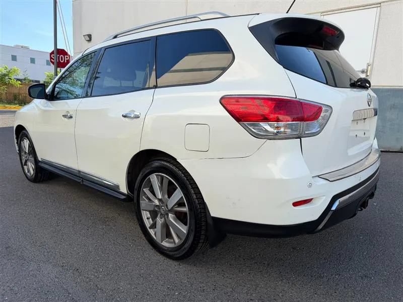 Used 2015 Nissan Pathfinder Platinum AWD/4WD image 10