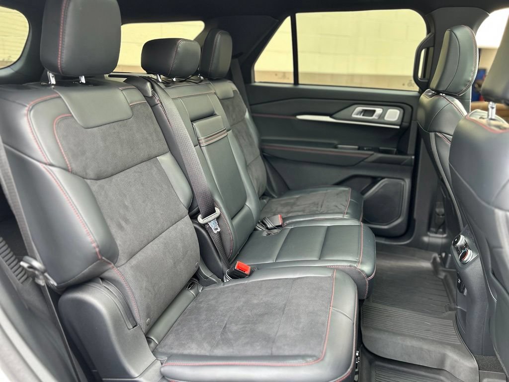 Used 2025 Ford Explorer ST AWD/4WD image 14