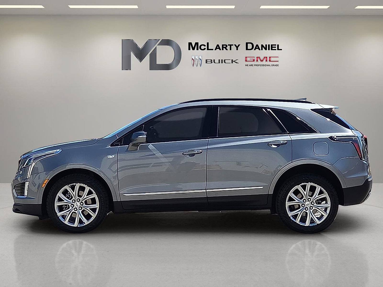 Certified 2021 Cadillac XT5 Sportv w/ LPO, Floor Liner Package AWD/4WD video 2