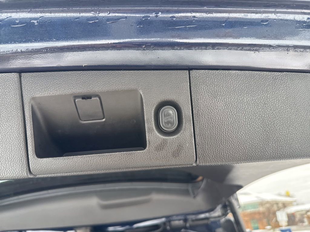 Used 2018 Chevrolet Suburban LT image 45