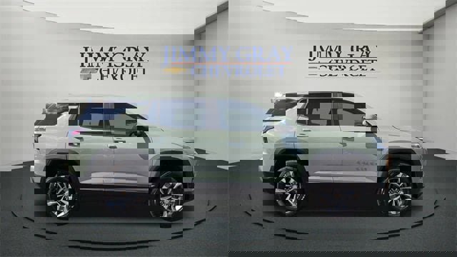 New 2026 Chevrolet Equinox LT w/ Convenience Package II image 2