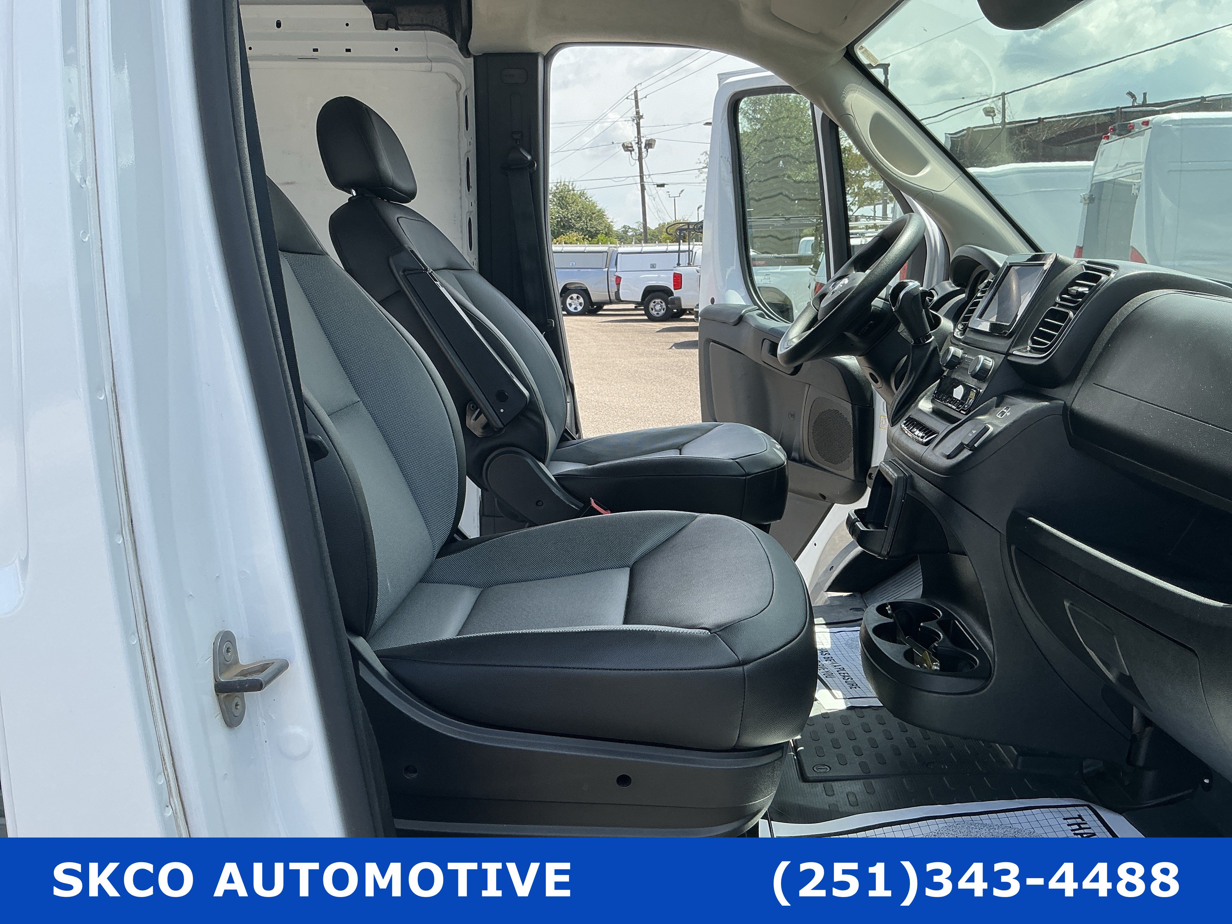 Used 2025 RAM ProMaster 2500 w/ Convenience Group FWD image 6