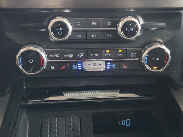 Used 2023 Ford F250 Lariat w/ Sport Appearance Package AWD/4WD image 17