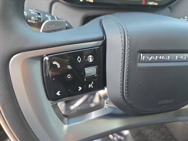 Used 2025 Land Rover Range Rover SV AWD/4WD image 18
