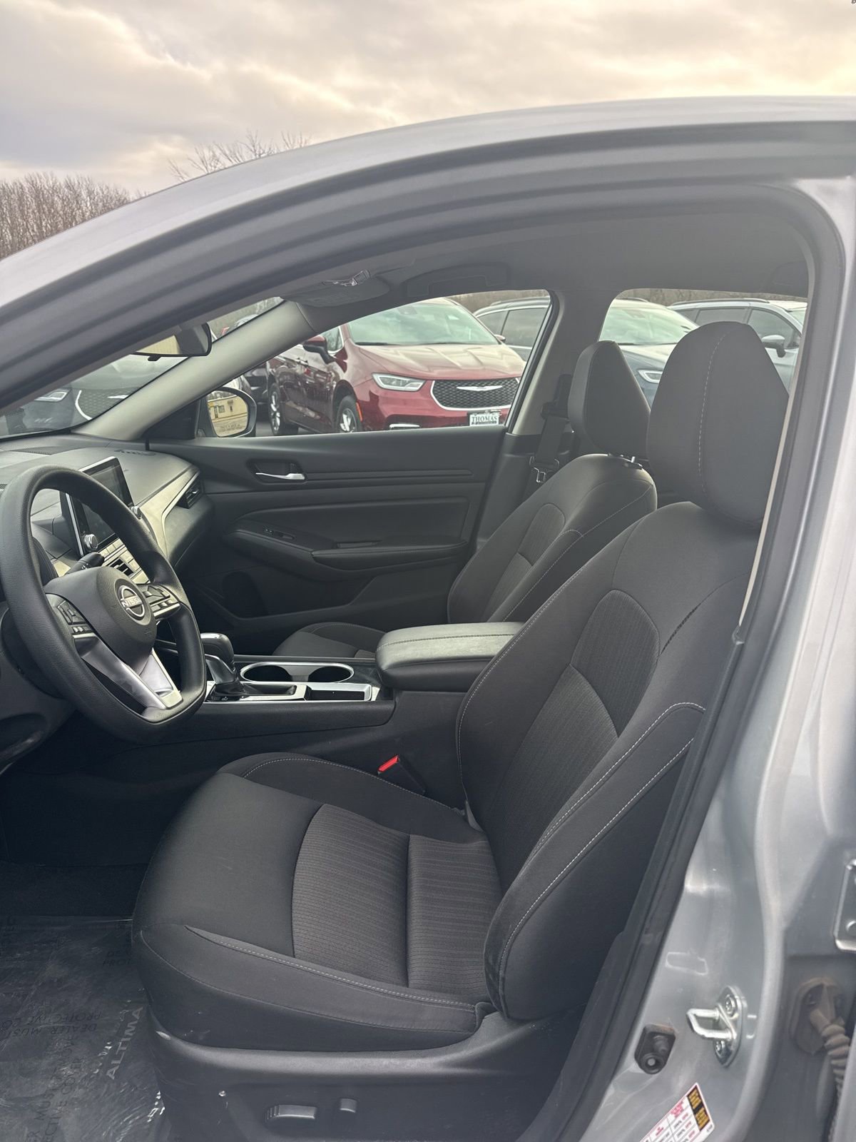 Used 2024 Nissan Altima 2.5 SV image 10