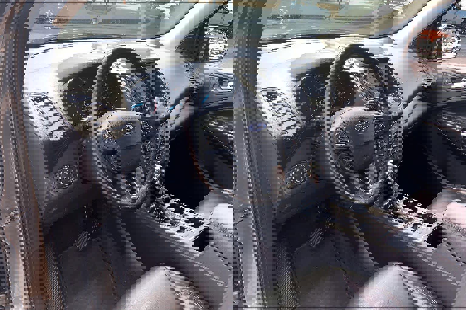 Used 2019 Ford Escape SEL image 18