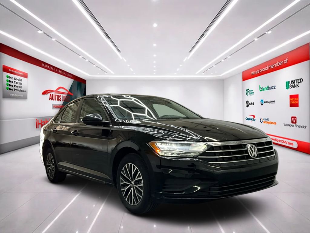 Used 2021 Volkswagen Jetta SE w/ SE Cold Weather Package image 2