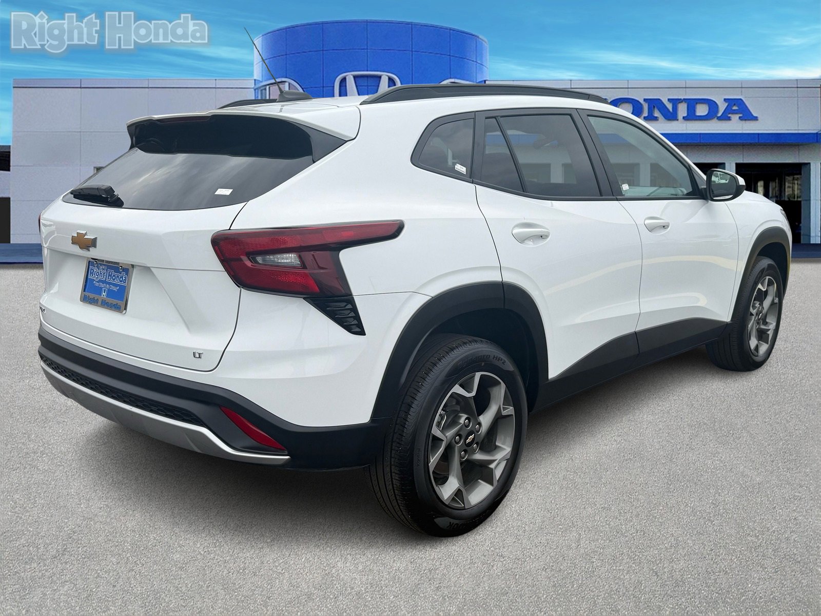 Used 2025 Chevrolet Trax LT image 7