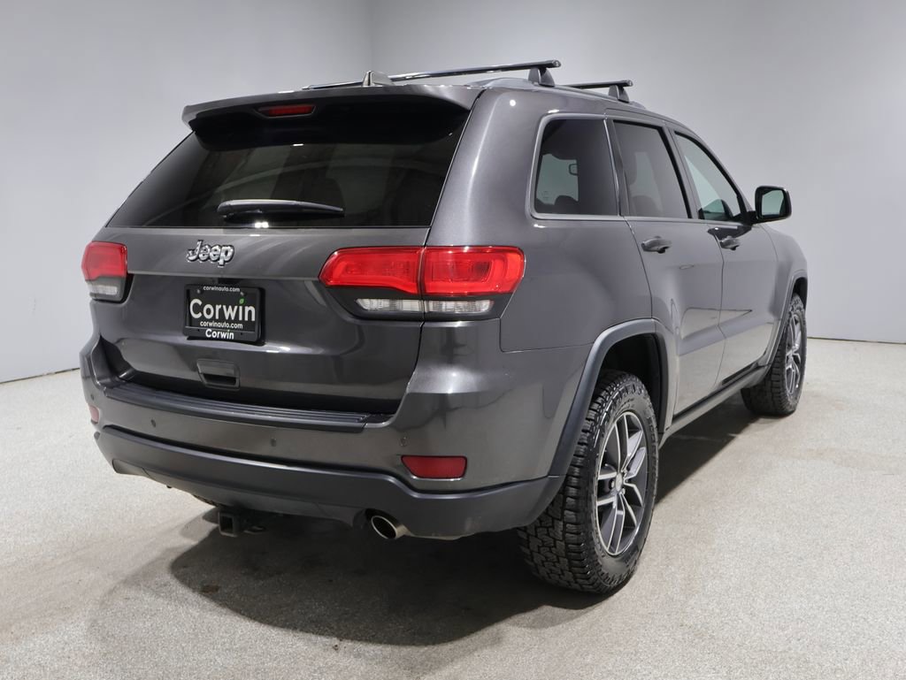 Used 2018 Jeep Grand Cherokee Limited AWD/4WD image 2