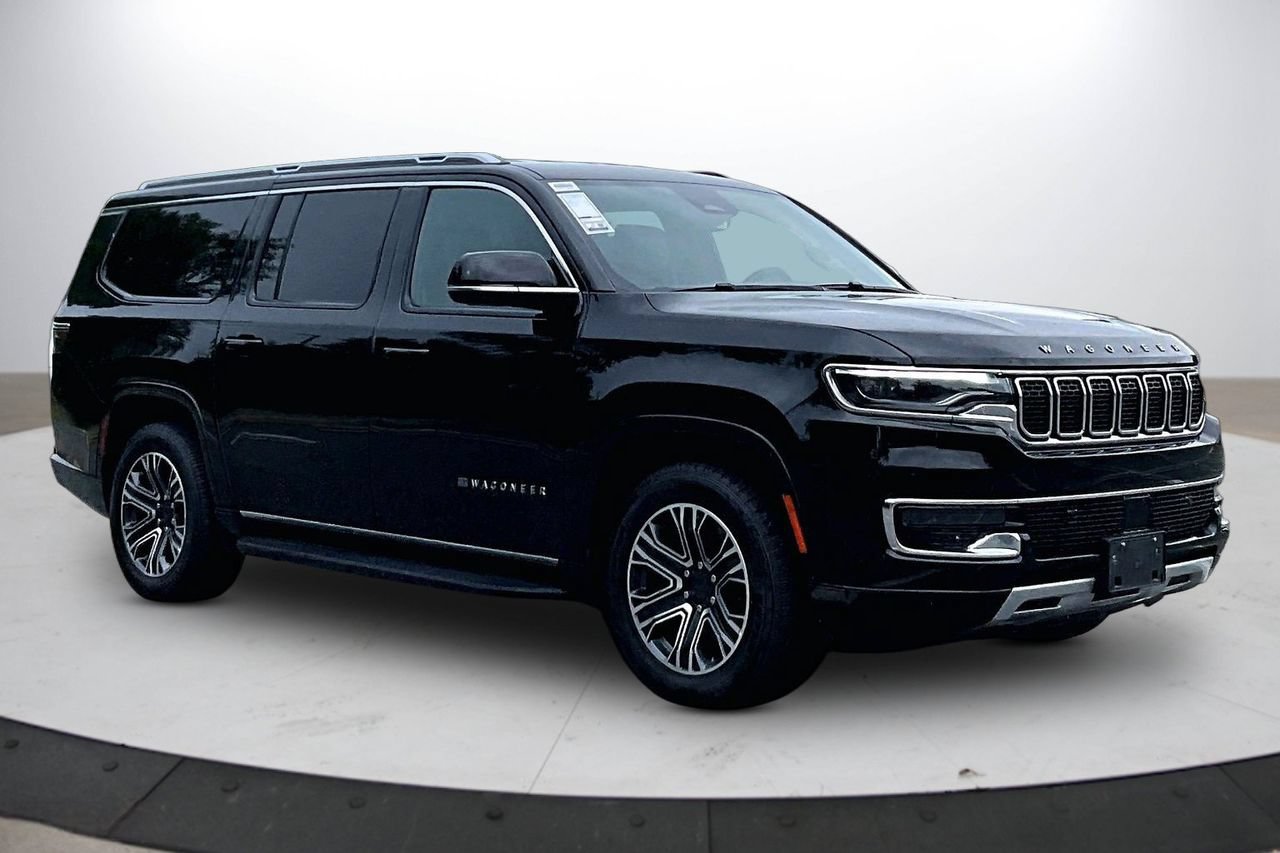 Certified 2024 Jeep Wagoneer L Series II AWD/4WD image 2