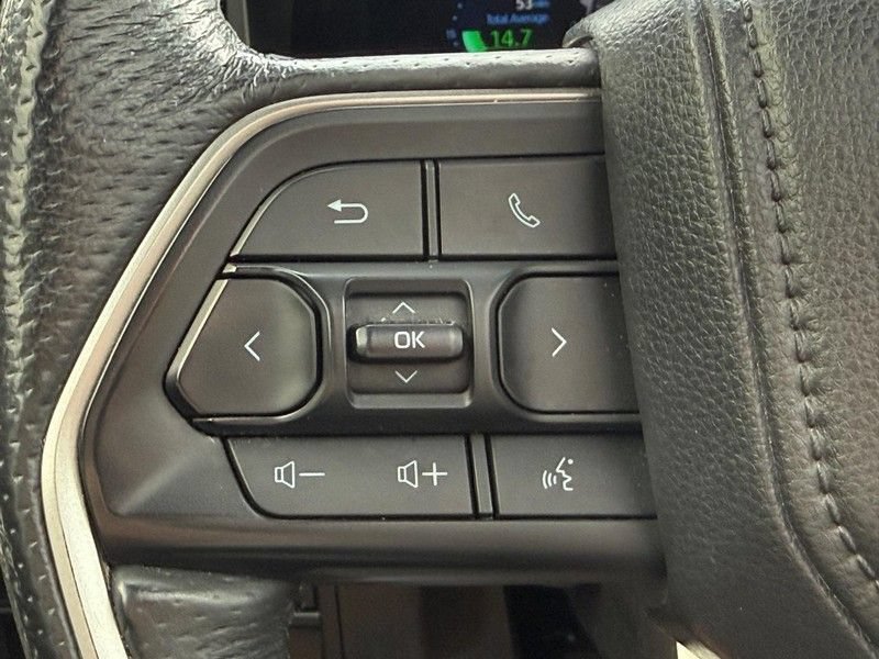 Used 2025 Toyota Tundra Limited AWD/4WD image 16