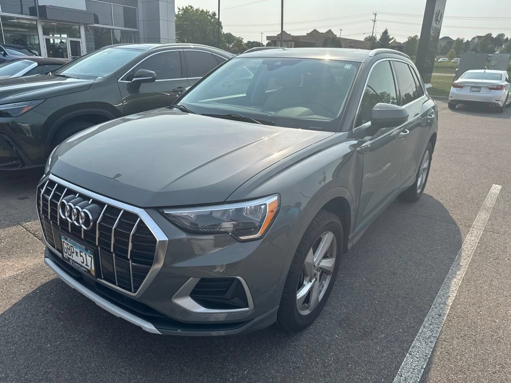 Used 2020 Audi Q3 2.0T Premium w/ Convenience Package AWD/4WD image 17