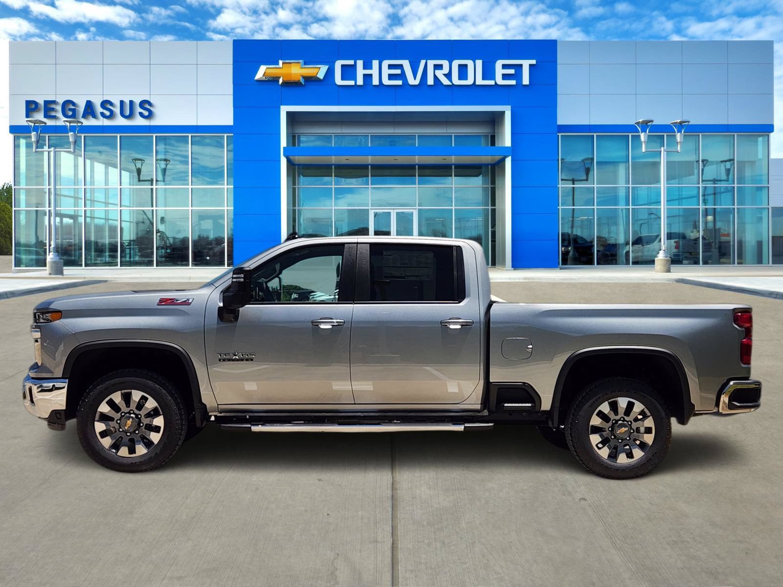 New 2026 Chevrolet Silverado 2500 LT w/ Texas Edition AWD/4WD image 3