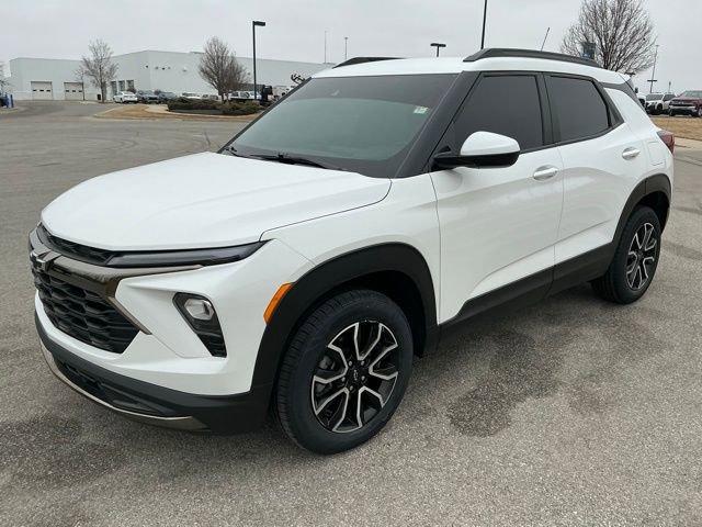 Used 2024 Chevrolet TrailBlazer ACTIV w/ Driver Confidence Package image 3