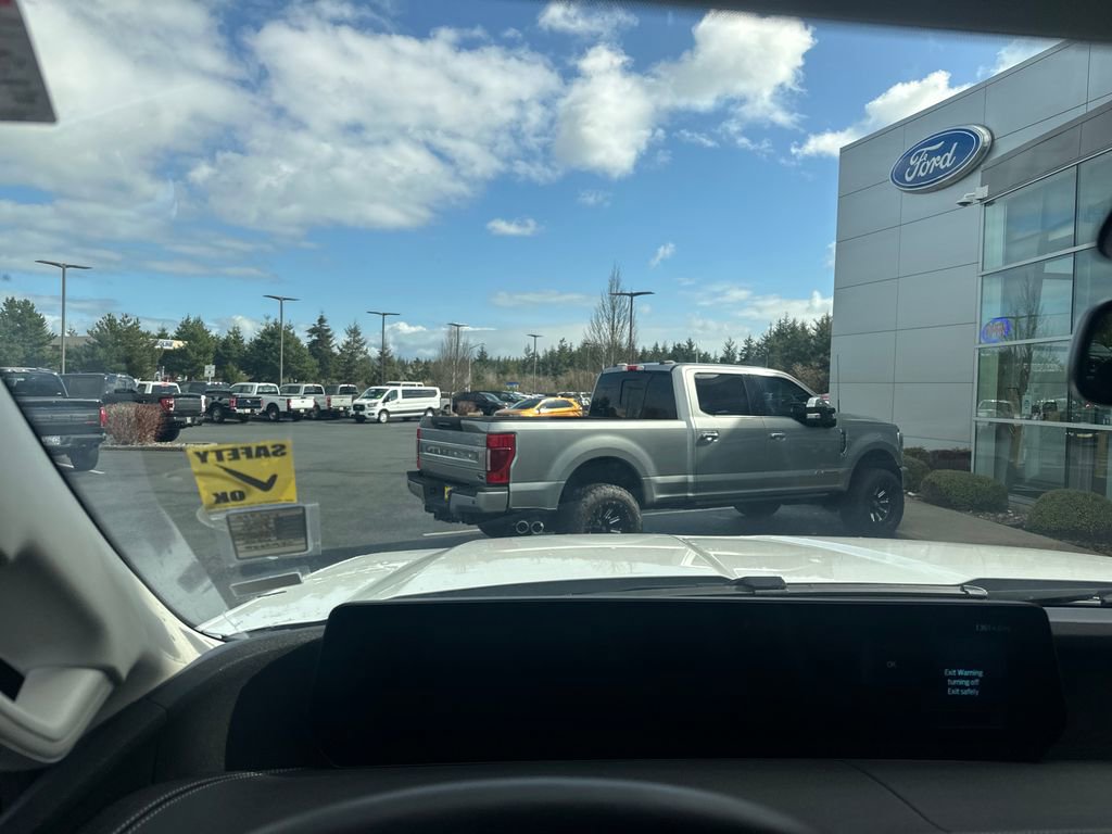 Used 2025 Ford Expedition Platinum image 13