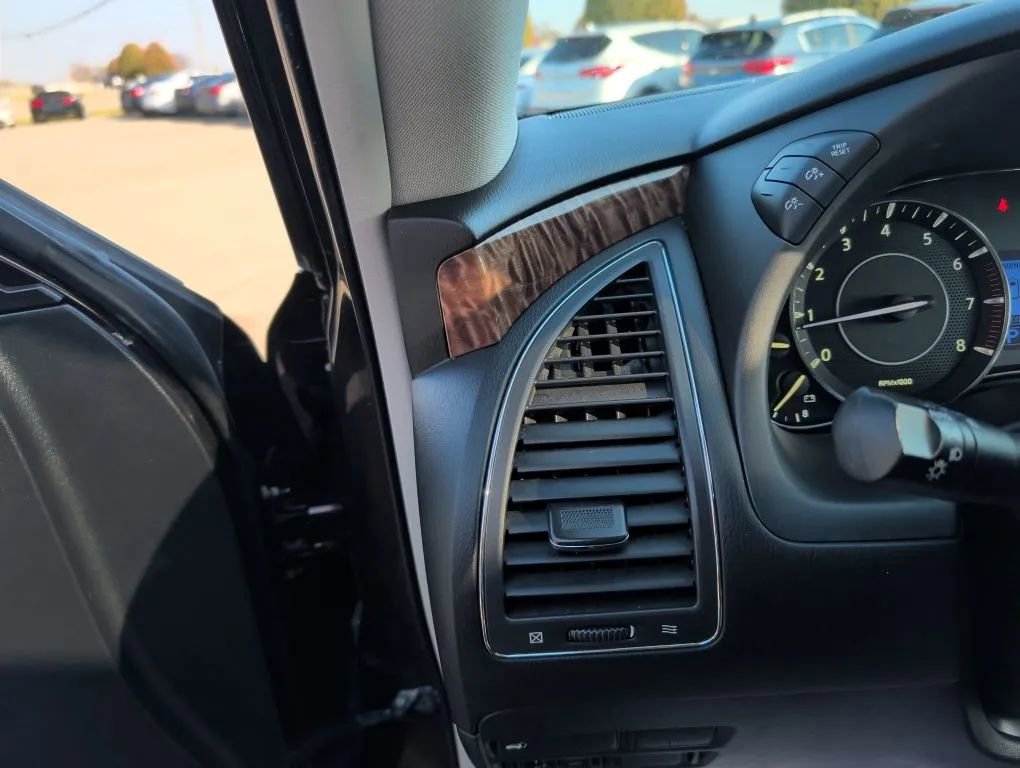 Used 2018 Nissan Armada SL w/ Moonroof Package image 32