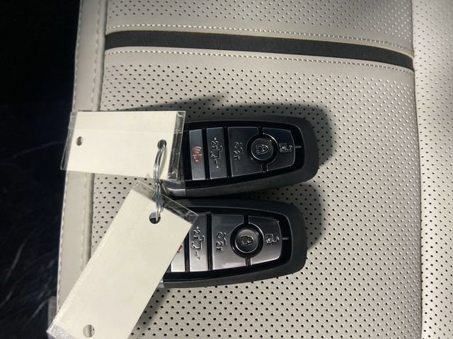 New 2025 Ford F150 Lightning Platinum AWD/4WD image 30