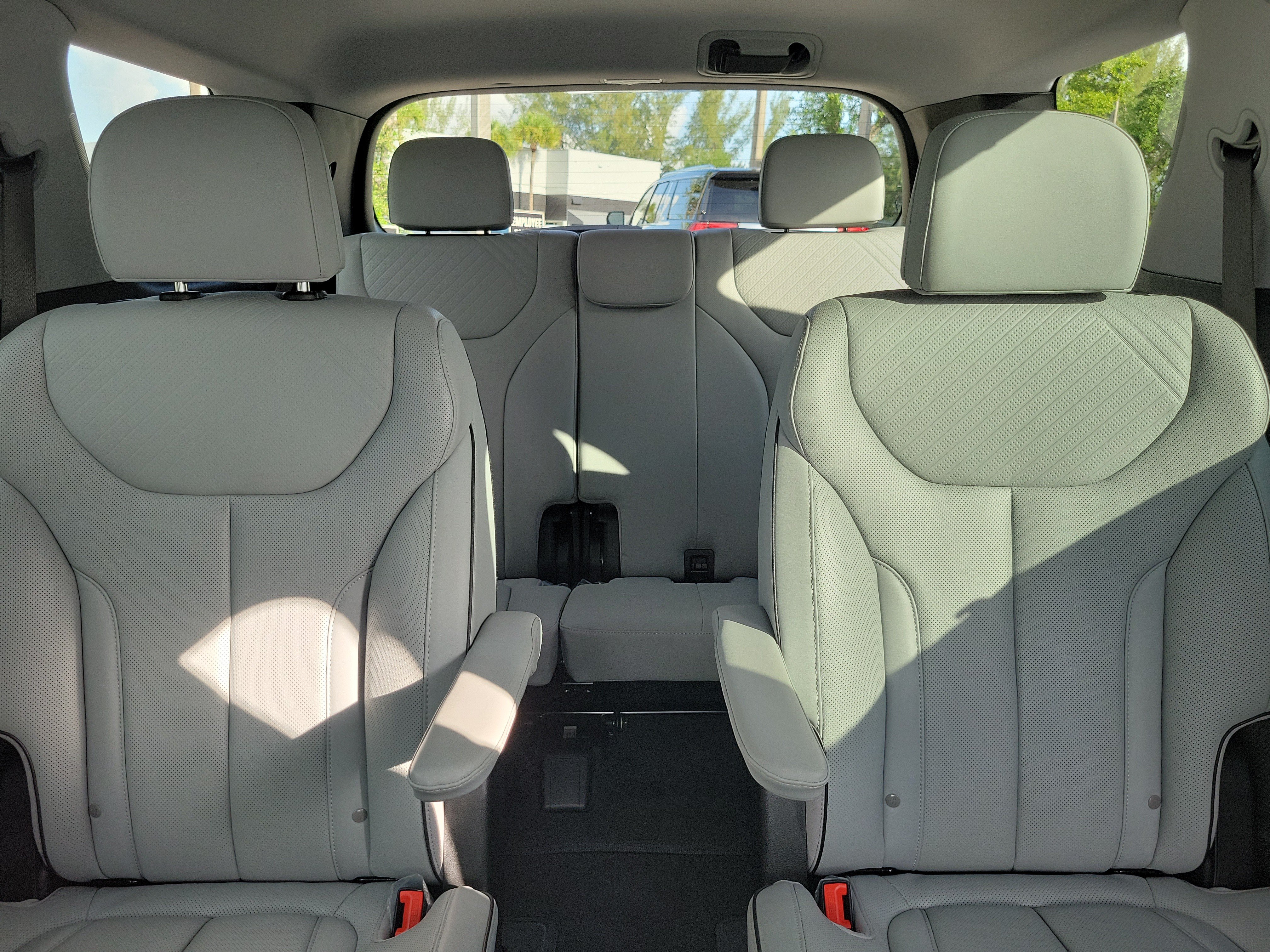 Used 2024 Hyundai Palisade SEL w/ Premium Package FWD image 17