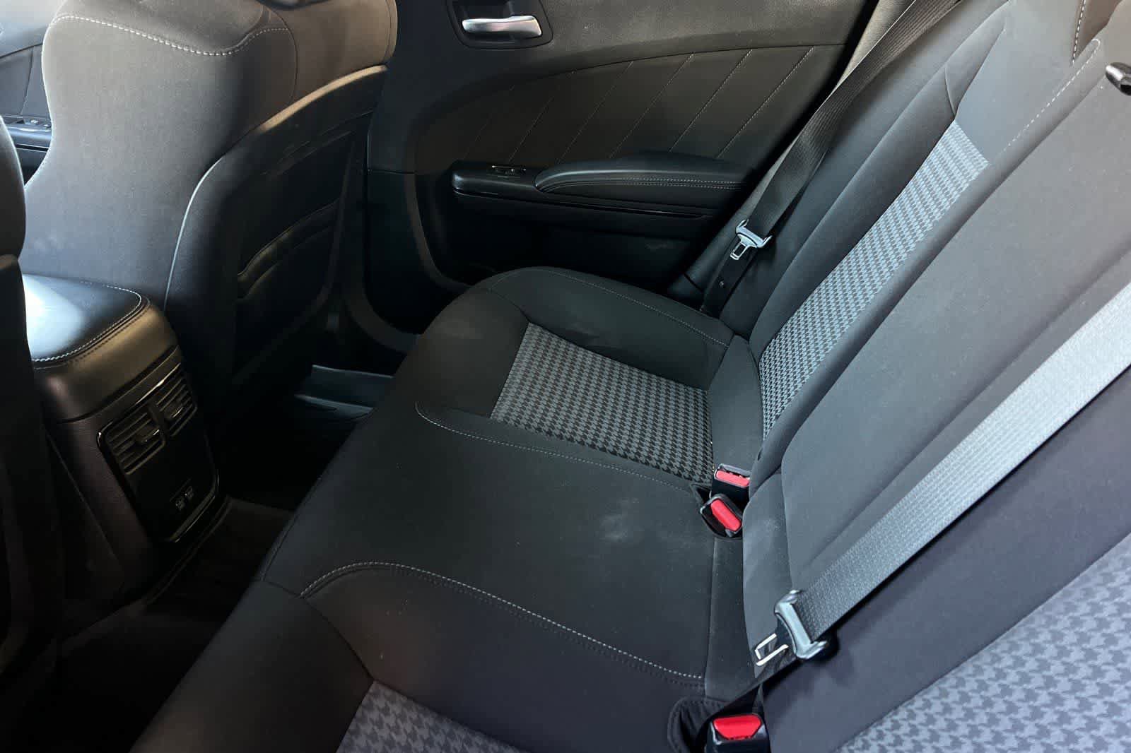 Used 2022 Dodge Charger GT w/ Blacktop Package RWD image 5