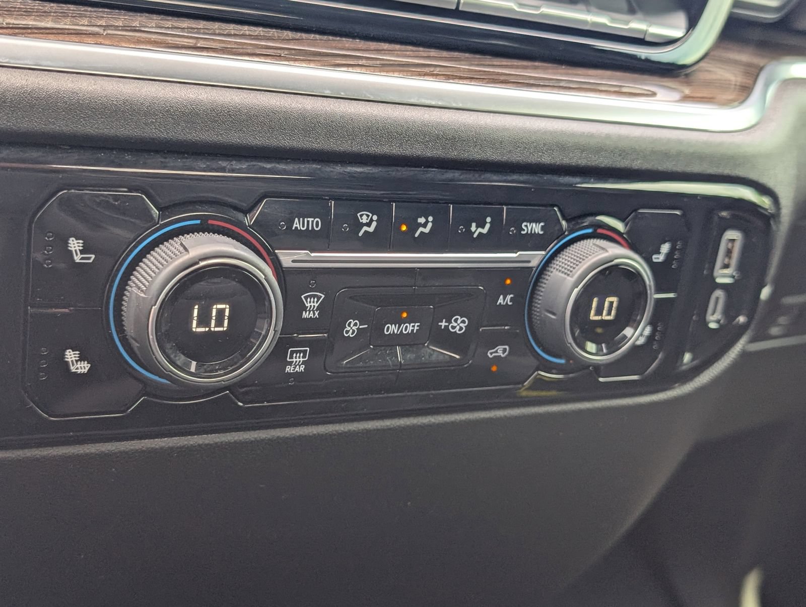 Used 2026 Chevrolet Silverado 1500 LT AWD/4WD image 21