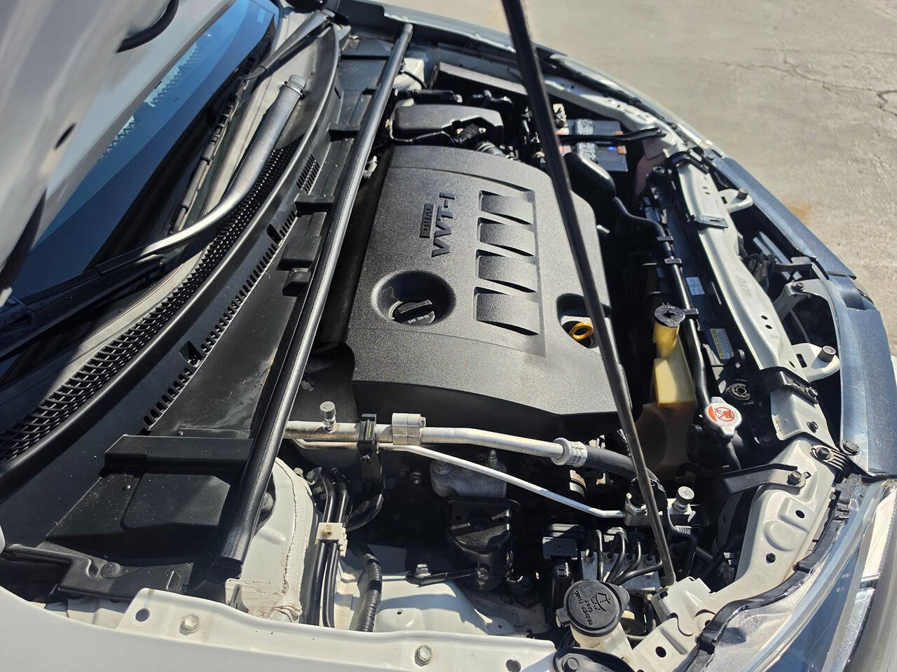Used 2017 Toyota Corolla LE FWD image 49