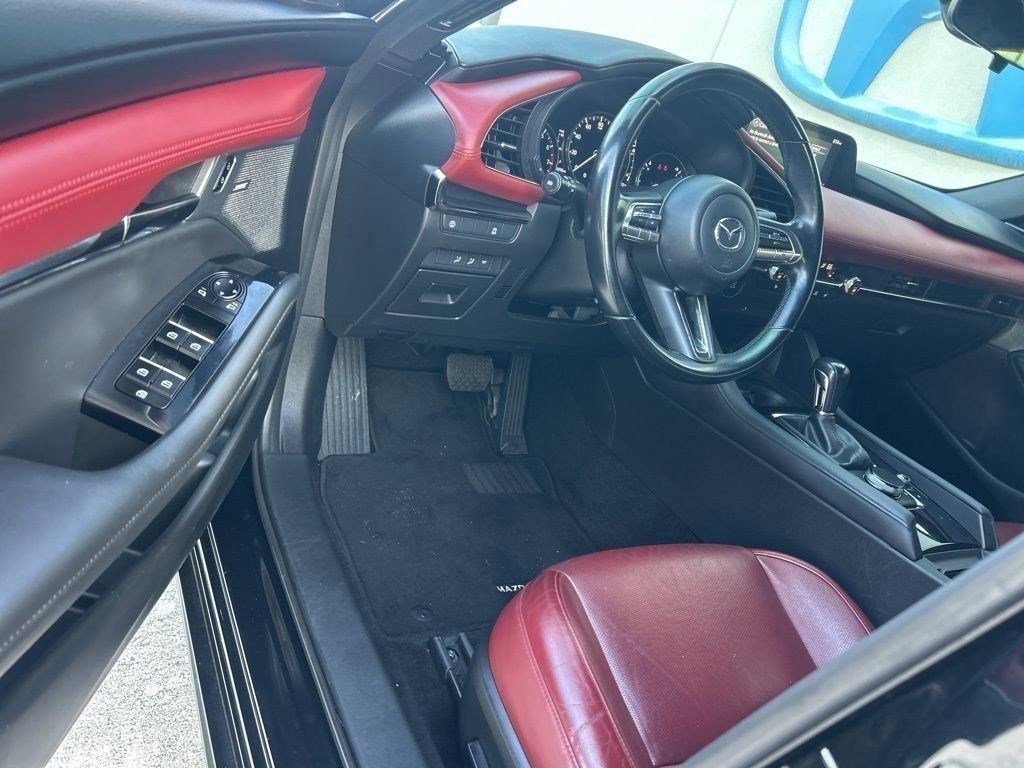 Used 2020 MAZDA MAZDA3 Hatchback w/ Premium Package image 12