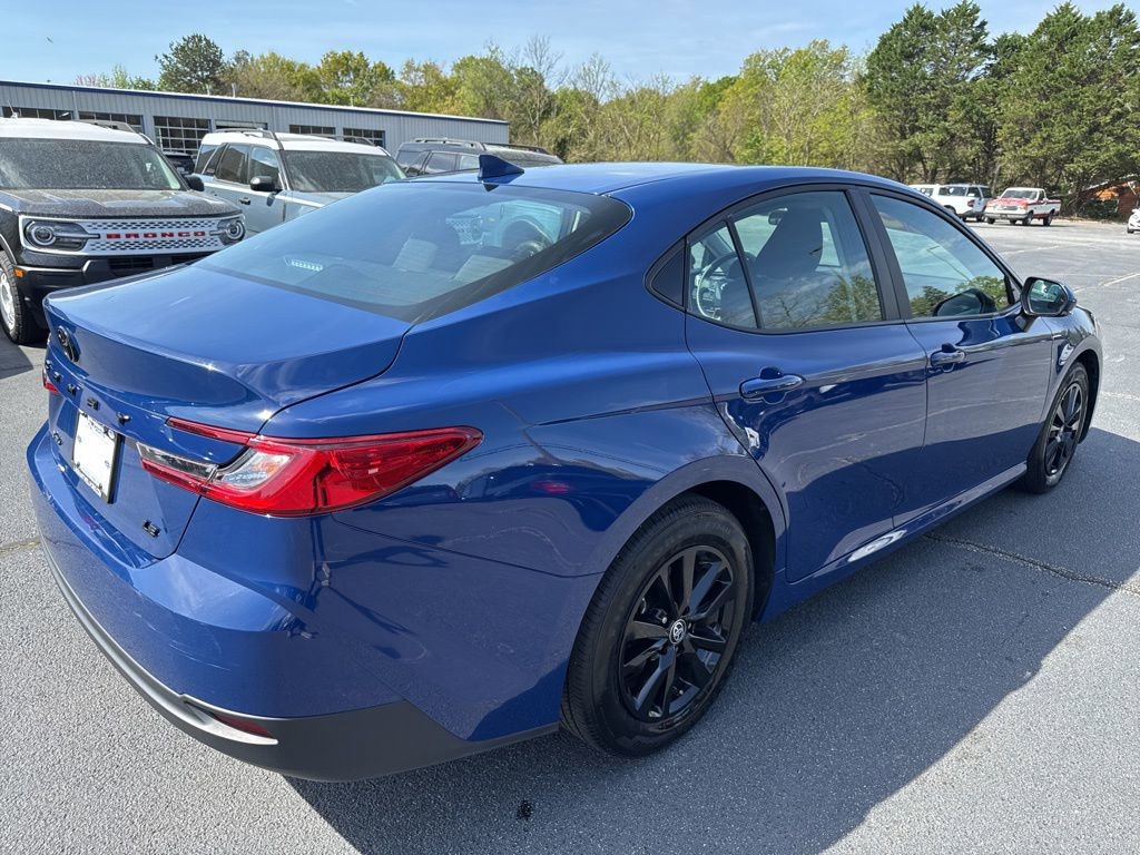 Used 2025 Toyota Camry XSE FWD image 2