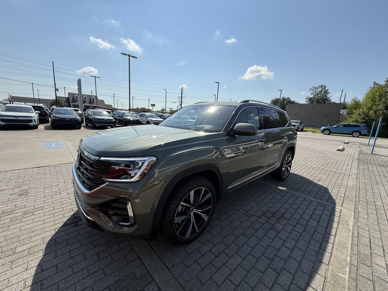 New 2026 Volkswagen Atlas SEL Premium R-Line image 4