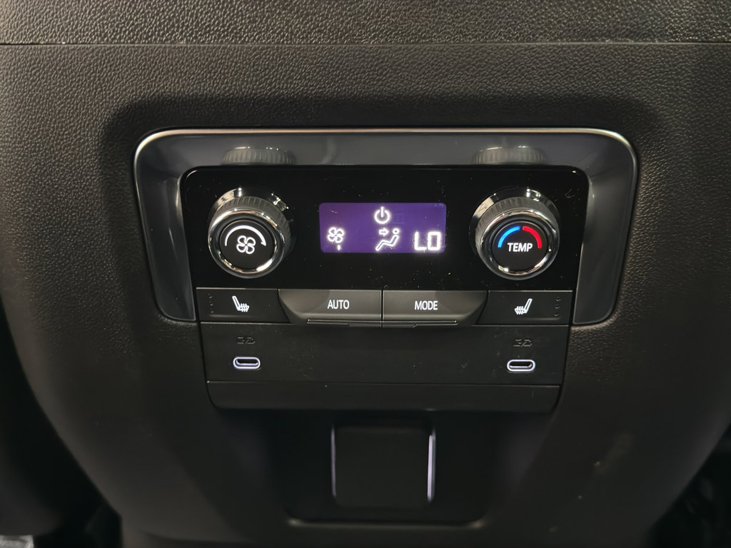 New 2026 Chevrolet Suburban Premier AWD/4WD image 31