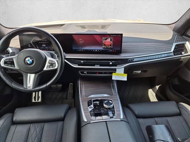 Used 2024 BMW X7 xDrive40i w/ M Sport Package AWD/4WD image 15