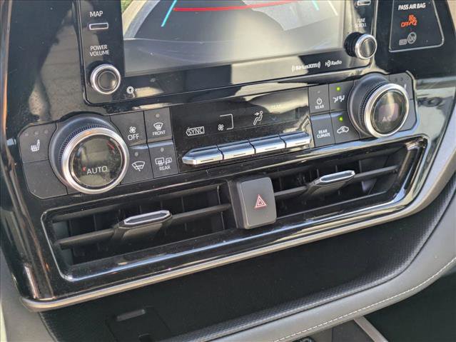 Used 2022 Toyota Highlander XLE image 16