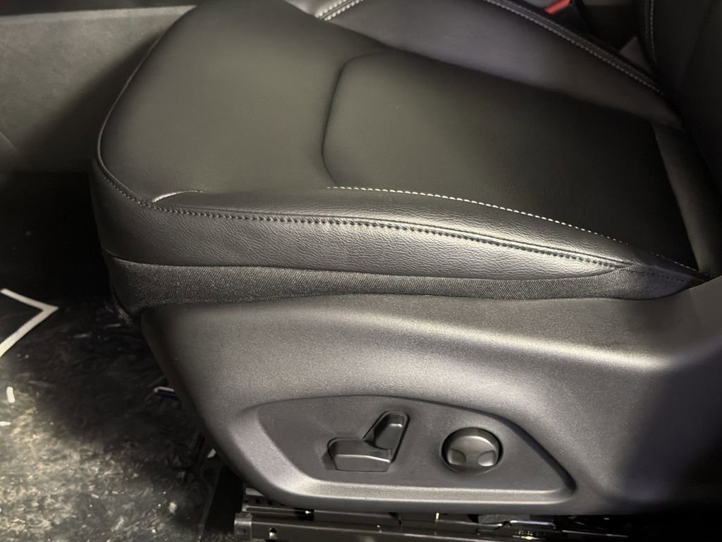 New 2026 Jeep Compass Limited image 13