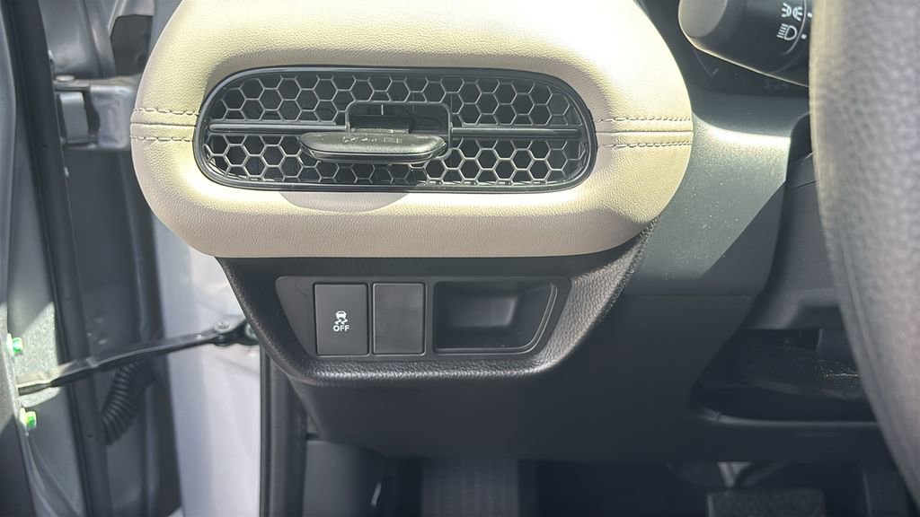Certified 2026 Honda HR-V LX image 15