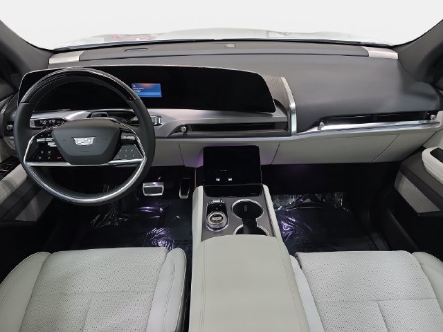 New 2027 Cadillac Vistiq Luxury AWD/4WD image 9