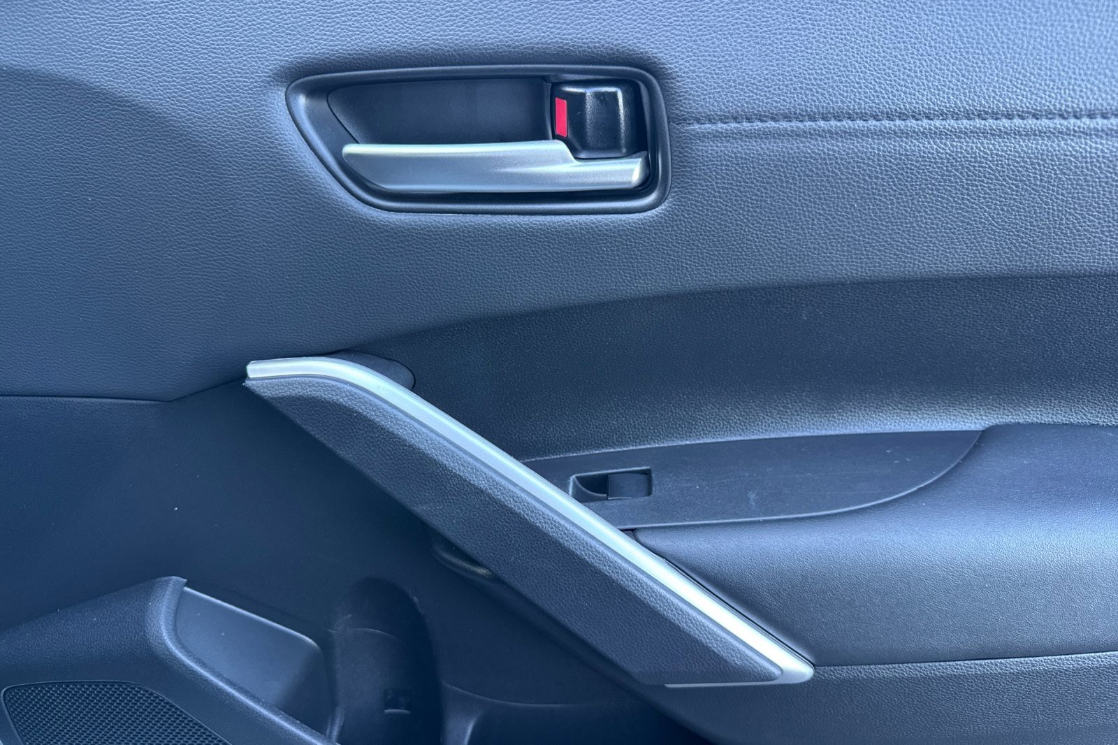 Certified 2023 Toyota Corolla Cross XLE image 24