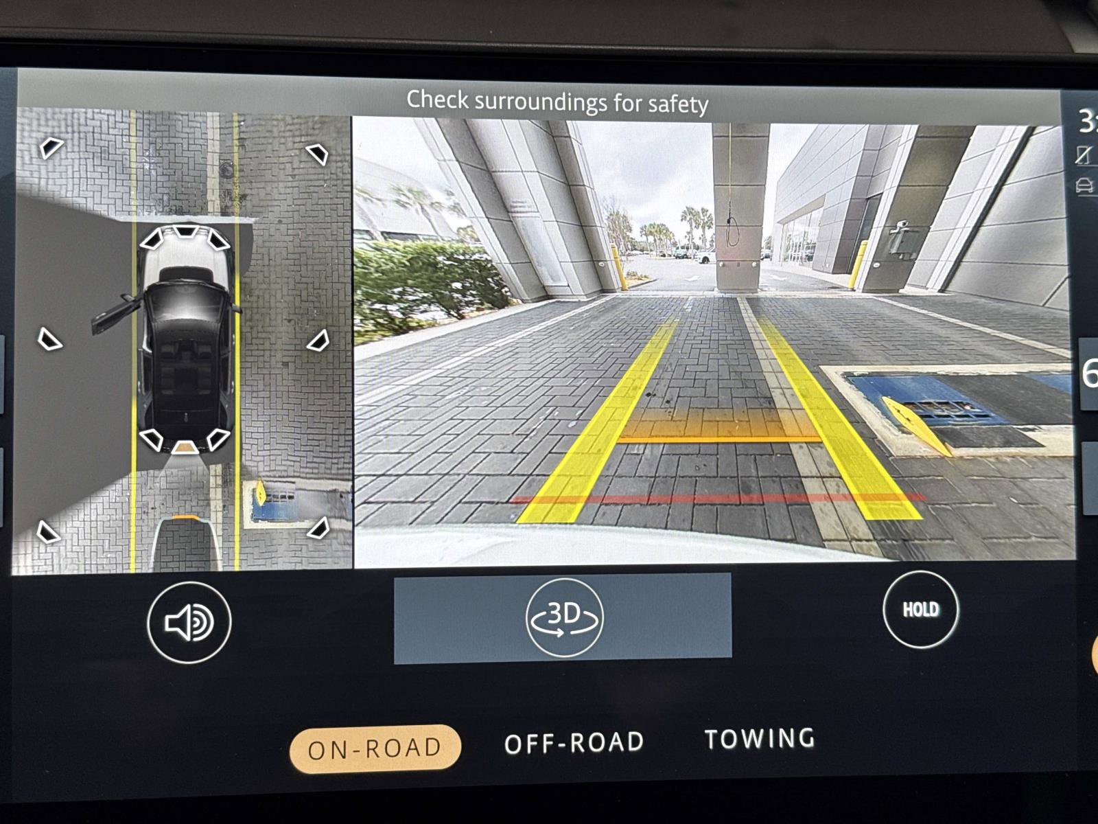 Certified 2025 Land Rover Discovery Sport S image 25