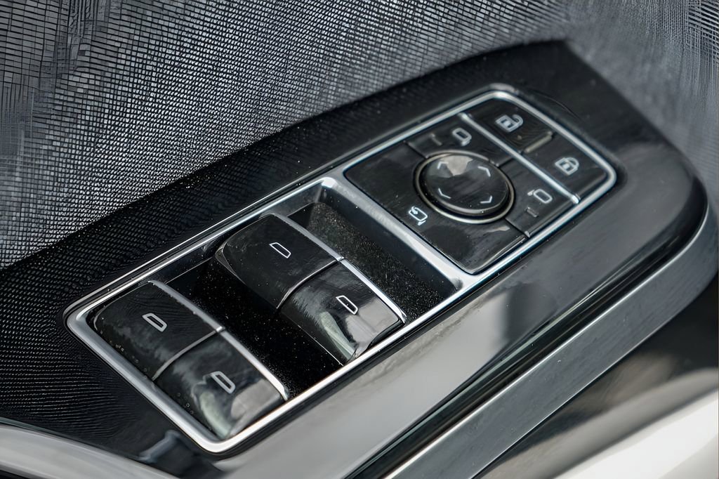 New 2026 Cadillac Escalade Platinum Sport w/ LPO, Floor Liner Package AWD/4WD image 17