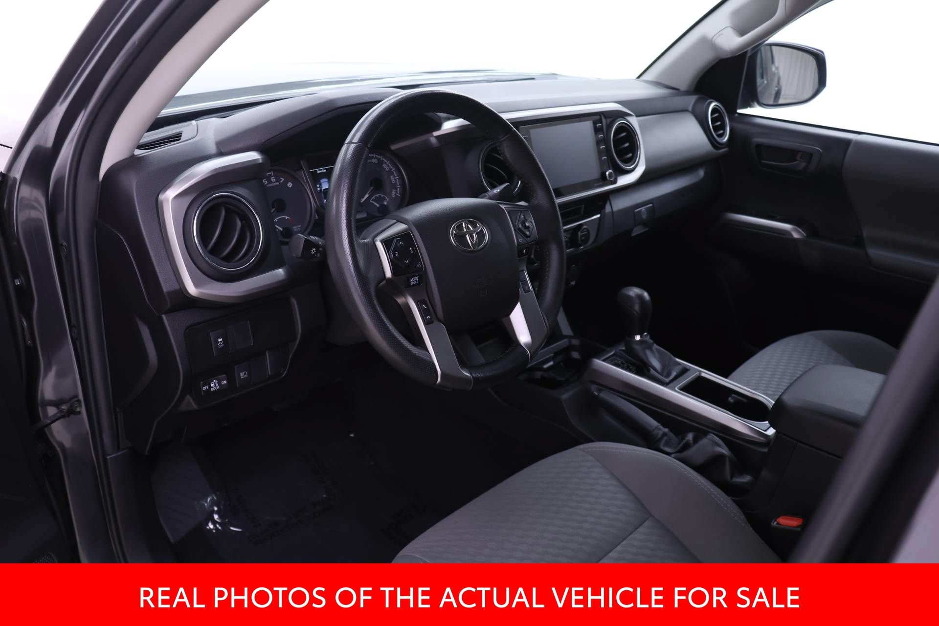Certified 2022 Toyota Tacoma SR5 AWD/4WD image 3