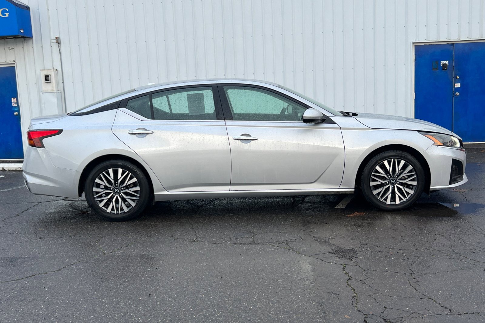 Used 2023 Nissan Altima 2.5 SV image 3